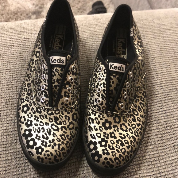 KEDS CANVAS SIZE 9